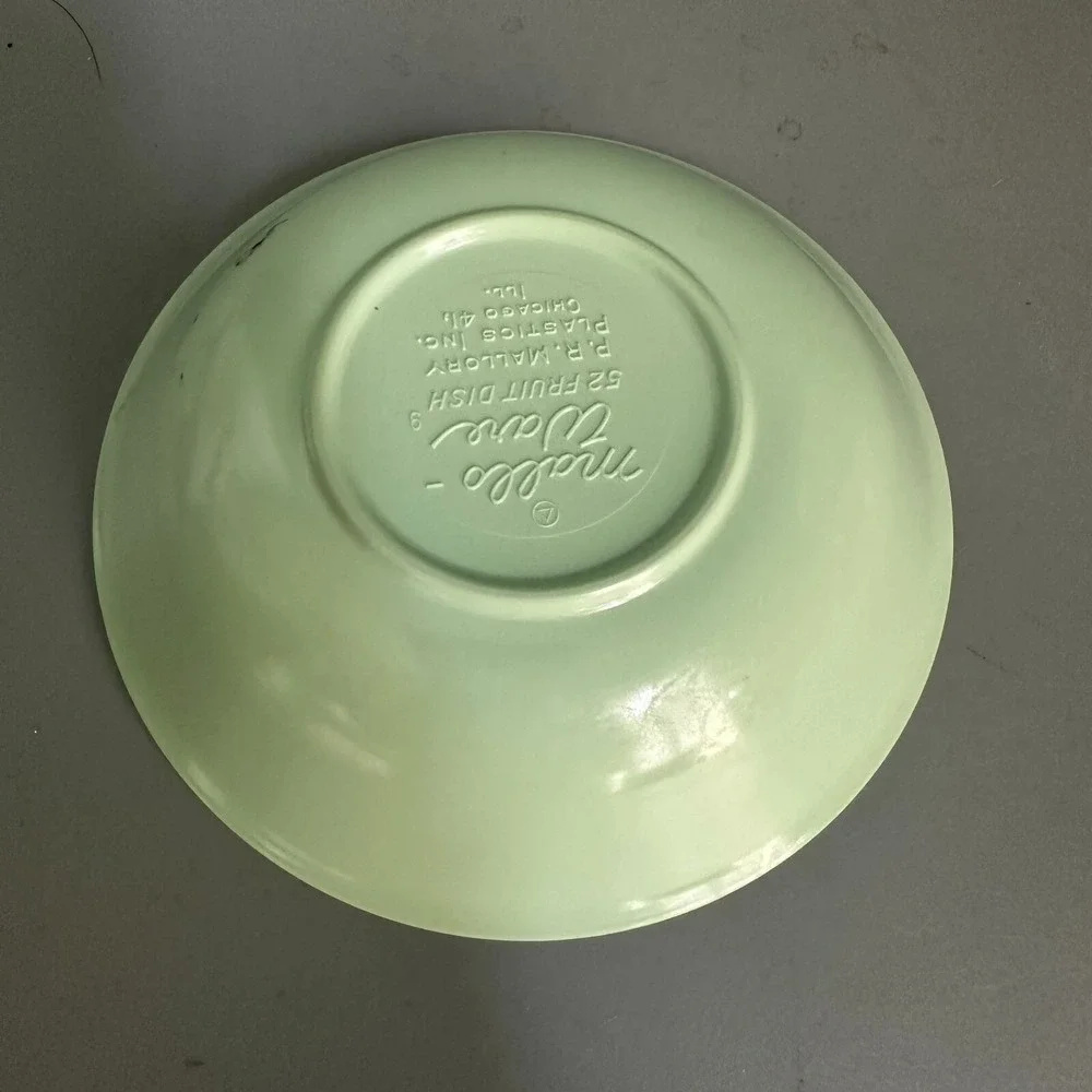 Vintage Mallo-Ware 52 Fruit Dish Melamine Bowl Pastel Green P.R. Mallory Chicago